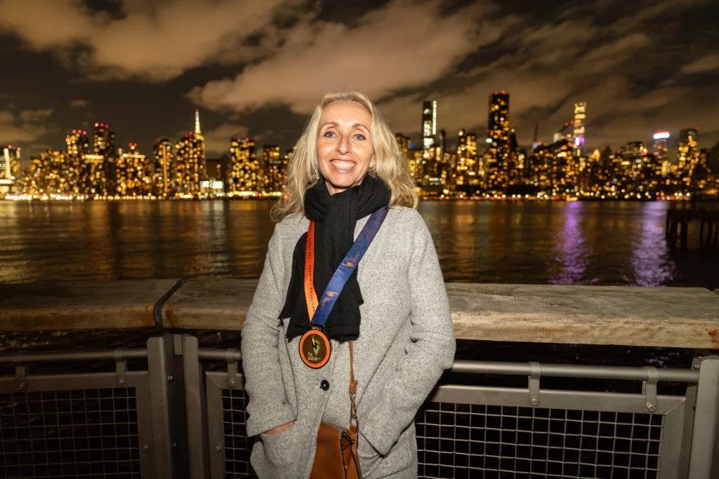 Corredor con su medalla después del New York Marathon